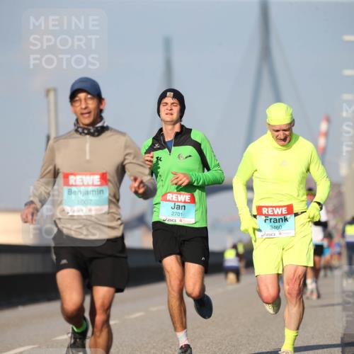 03.10.2025 - Köhlbrandbrückenlauf Jannik Wohlers http://msf.ph/oto/9073428 03.10.2025 09:39:33 Position 3 1007, 2701, 3460 meine-sportfotos.de