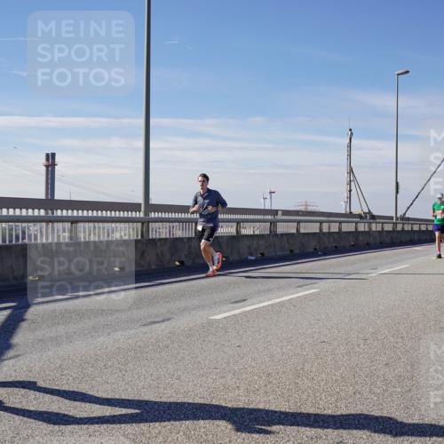 03.10.2025 - Köhlbrandbrückenlauf Michael Burmester http://msf.ph/oto/9073453 03.10.2025 12:38:51 Position 2 6782 meine-sportfotos.de