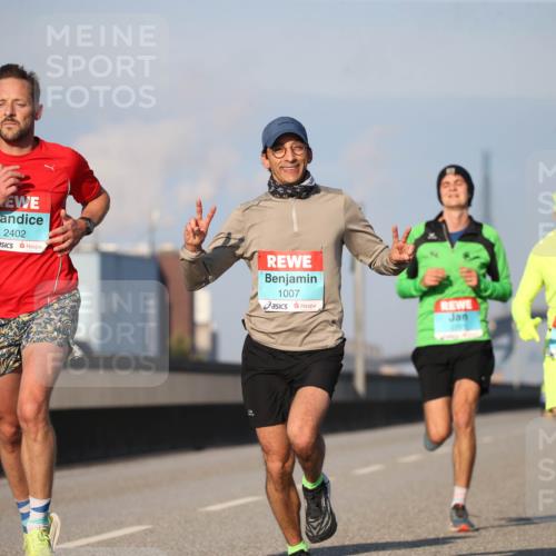 03.10.2025 - Köhlbrandbrückenlauf Jannik Wohlers http://msf.ph/oto/9073454 03.10.2025 09:39:34 Position 3 2402, 1007 meine-sportfotos.de