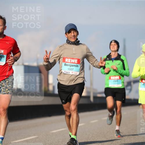 03.10.2025 - Köhlbrandbrückenlauf Jannik Wohlers http://msf.ph/oto/9073458 03.10.2025 09:39:34 Position 3 2402, 1007 meine-sportfotos.de