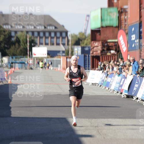 03.10.2025 - Köhlbrandbrückenlauf Jannik Wohlers http://msf.ph/oto/9073488 03.10.2025 12:44:53 Ziel 6610 meine-sportfotos.de