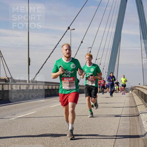 03.10.2025 - Köhlbrandbrückenlauf Michael Burmester http://msf.ph/oto/9073502 03.10.2025 12:38:54 Position 2 6493 meine-sportfotos.de