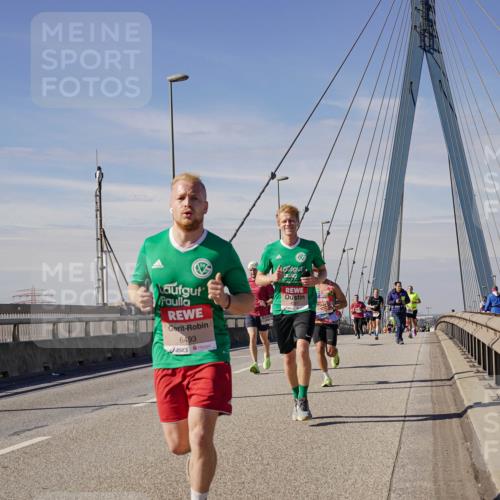 03.10.2025 - Köhlbrandbrückenlauf Michael Burmester http://msf.ph/oto/9073513 03.10.2025 12:38:55 Position 2 6493 meine-sportfotos.de
