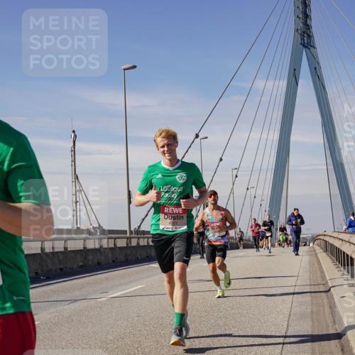03.10.2025 - Köhlbrandbrückenlauf Michael Burmester http://msf.ph/oto/9073530 03.10.2025 12:38:56 Position 2 6493, 4371 meine-sportfotos.de