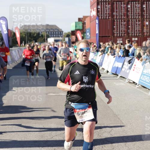 03.10.2025 - Köhlbrandbrückenlauf Jannik Wohlers http://msf.ph/oto/9073539 03.10.2025 13:15:56 Ziel 4374, 4495, 4548, 4677, 4805, 4833, 5022, 5023, 5217, 5800, 5801, 5867, 5868, 5879, 6270, 6271, 6301, 6445, 6507, 6536 meine-sportfotos.de