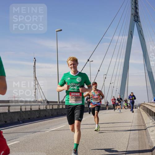 03.10.2025 - Köhlbrandbrückenlauf Michael Burmester http://msf.ph/oto/9073543 03.10.2025 12:38:56 Position 2 93, 4371 meine-sportfotos.de