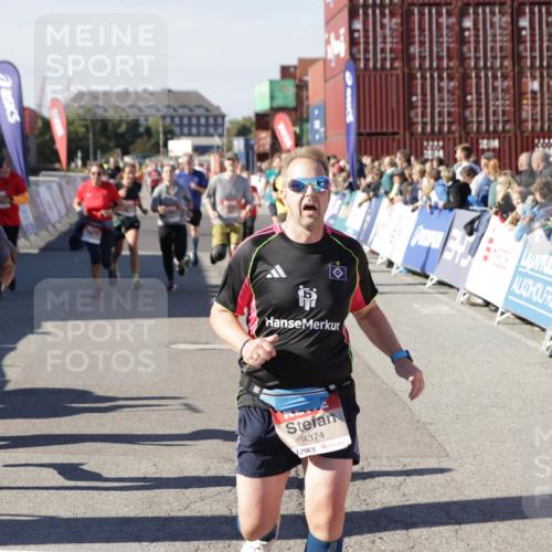 03.10.2025 - Köhlbrandbrückenlauf Jannik Wohlers http://msf.ph/oto/9073555 03.10.2025 13:15:56 Ziel 4374, 4495, 4548, 4677, 4805, 4833, 5022, 5023, 5217, 5800, 5801, 5867, 5868, 5879, 6270, 6271, 6301, 6445, 6507, 6536 meine-sportfotos.de