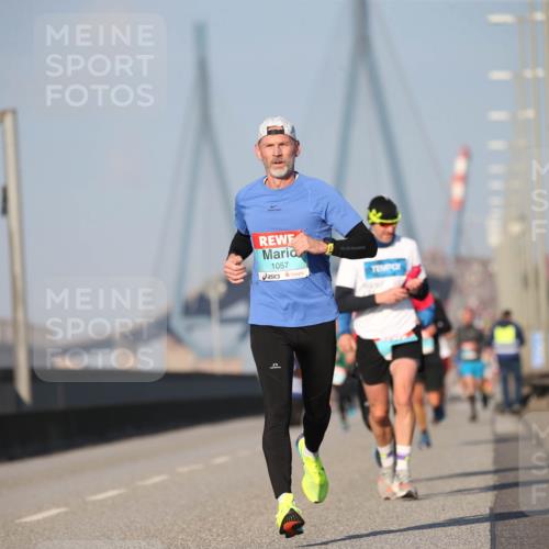 03.10.2025 - Köhlbrandbrückenlauf Jannik Wohlers http://msf.ph/oto/9073556 03.10.2025 09:39:39 Position 3 1057 meine-sportfotos.de