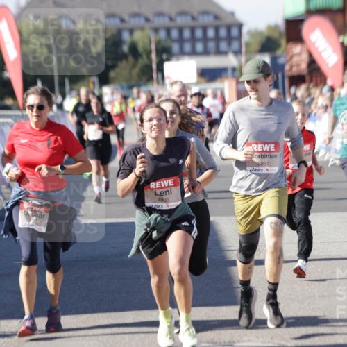 03.10.2025 - Köhlbrandbrückenlauf Jannik Wohlers http://msf.ph/oto/9073564 03.10.2025 13:15:57 Ziel 4374, 4495, 4548, 4677, 4805, 4833, 5022, 5023, 5217, 5801, 5867, 5868, 5879, 6270, 6271, 6301, 6445, 6507, 6536 meine-sportfotos.de