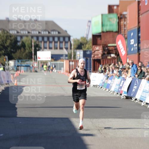 03.10.2025 - Köhlbrandbrückenlauf Jannik Wohlers http://msf.ph/oto/9073567 03.10.2025 12:44:53 Ziel 6610 meine-sportfotos.de