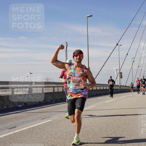 03.10.2025 - Köhlbrandbrückenlauf Michael Burmester http://msf.ph/oto/9073579 03.10.2025 12:38:57 Position 2 4940 meine-sportfotos.de