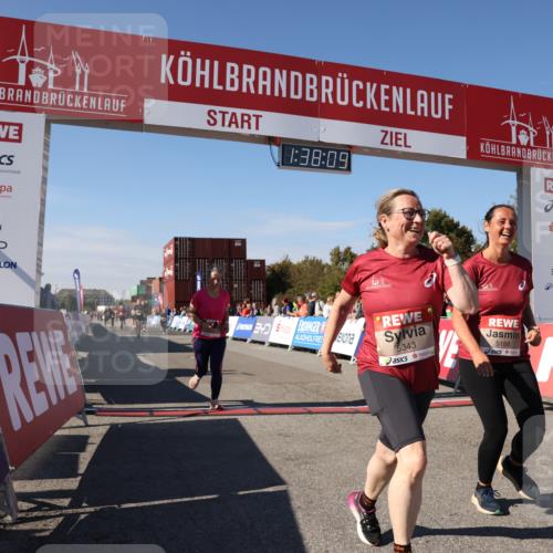 03.10.2025 - Köhlbrandbrückenlauf Lena Gebhardt http://msf.ph/oto/9073593 03.10.2025 13:38:10 Ziel 4435, 5188, 5343, 5409, 5632, 6515 meine-sportfotos.de