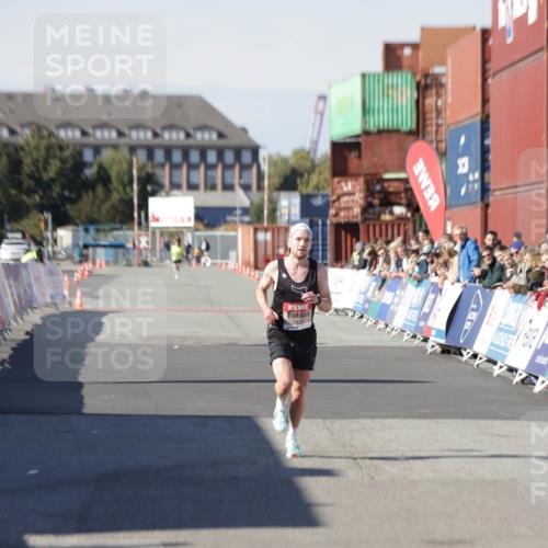 03.10.2025 - Köhlbrandbrückenlauf Jannik Wohlers http://msf.ph/oto/9073594 03.10.2025 12:44:53 Ziel 6610 meine-sportfotos.de