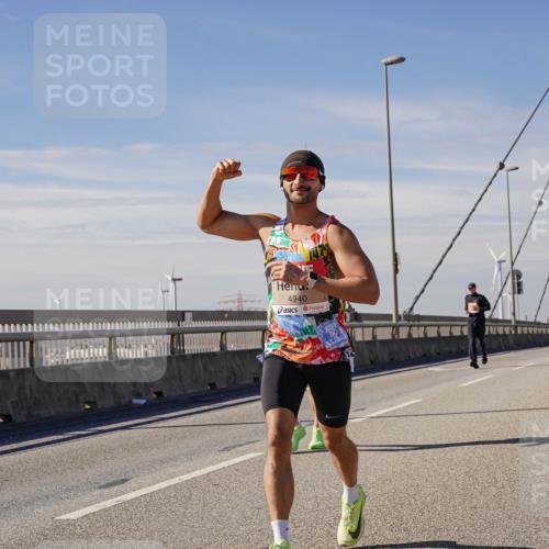 03.10.2025 - Köhlbrandbrückenlauf Michael Burmester http://msf.ph/oto/9073600 03.10.2025 12:38:58 Position 2 4940 meine-sportfotos.de