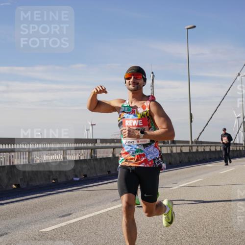 03.10.2025 - Köhlbrandbrückenlauf Michael Burmester http://msf.ph/oto/9073609 03.10.2025 12:38:58 Position 2  meine-sportfotos.de