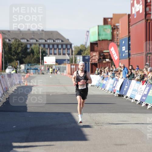 03.10.2025 - Köhlbrandbrückenlauf Jannik Wohlers http://msf.ph/oto/9073613 03.10.2025 12:44:53 Ziel 6610 meine-sportfotos.de