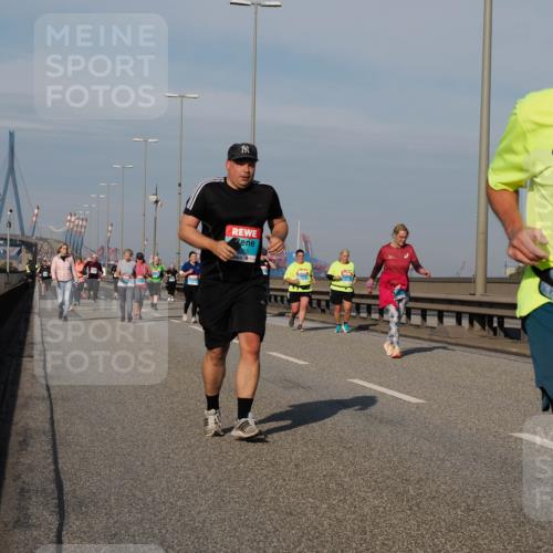 03.10.2025 - Köhlbrandbrückenlauf Fabian Wolf http://msf.ph/oto/9073618 03.10.2025 10:13:59 Position 3 365, 2427 meine-sportfotos.de