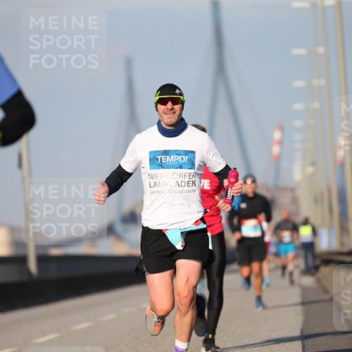 03.10.2025 - Köhlbrandbrückenlauf Jannik Wohlers http://msf.ph/oto/9073629 03.10.2025 09:39:43 Position 3  meine-sportfotos.de