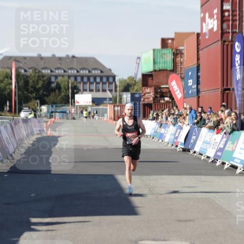 03.10.2025 - Köhlbrandbrückenlauf Jannik Wohlers http://msf.ph/oto/9073635 03.10.2025 12:44:53 Ziel 6610 meine-sportfotos.de