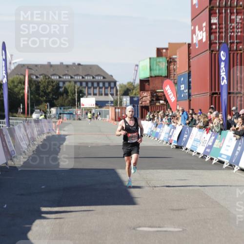 03.10.2025 - Köhlbrandbrückenlauf Jannik Wohlers http://msf.ph/oto/9073664 03.10.2025 12:44:53 Ziel 6610 meine-sportfotos.de