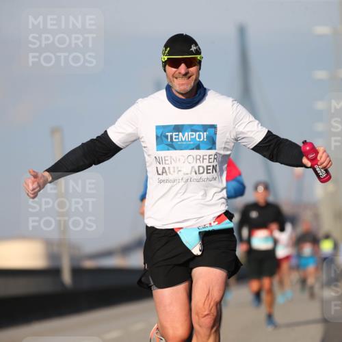 03.10.2025 - Köhlbrandbrückenlauf Jannik Wohlers http://msf.ph/oto/9073679 03.10.2025 09:39:44 Position 3  meine-sportfotos.de