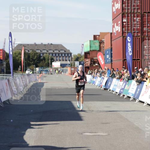 03.10.2025 - Köhlbrandbrückenlauf Jannik Wohlers http://msf.ph/oto/9073686 03.10.2025 12:44:53 Ziel 6610 meine-sportfotos.de