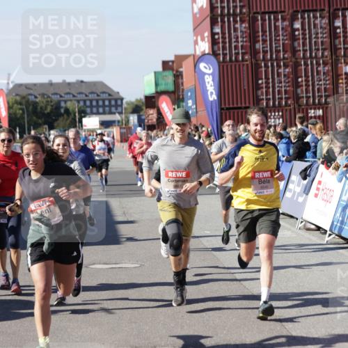 03.10.2025 - Köhlbrandbrückenlauf Jannik Wohlers http://msf.ph/oto/9073696 03.10.2025 13:15:58 Ziel 4374, 4423, 4495, 4548, 4677, 4805, 4833, 5022, 5023, 5217, 5867, 5868, 5879, 6270, 6271, 6301, 6445, 6507, 6536 meine-sportfotos.de