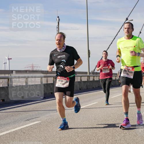 03.10.2025 - Köhlbrandbrückenlauf Michael Burmester http://msf.ph/oto/9073701 03.10.2025 12:39:04 Position 2 6060, 4554, 6364 meine-sportfotos.de