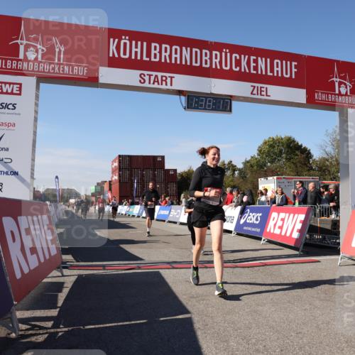 03.10.2025 - Köhlbrandbrückenlauf Lena Gebhardt http://msf.ph/oto/9073703 03.10.2025 13:38:17 Ziel 4435, 5139, 5188, 5335, 5343, 5632, 6515, 6581, 6582, 6583 meine-sportfotos.de