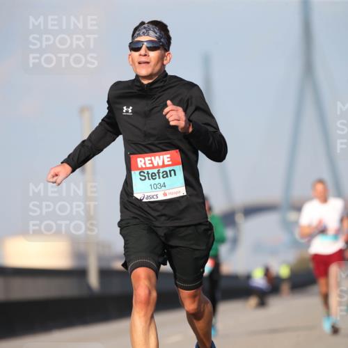 03.10.2025 - Köhlbrandbrückenlauf Jannik Wohlers http://msf.ph/oto/9073709 03.10.2025 09:39:50 Position 3 8, 1034 meine-sportfotos.de