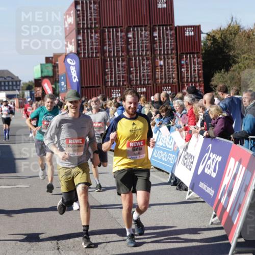 03.10.2025 - Köhlbrandbrückenlauf Jannik Wohlers http://msf.ph/oto/9073721 03.10.2025 13:15:59 Ziel 4374, 4423, 4495, 4548, 4644, 4677, 4805, 4833, 5022, 5023, 5217, 5867, 5868, 5879, 6270, 6271, 6301, 6445, 6507, 6712 meine-sportfotos.de