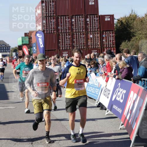 03.10.2025 - Köhlbrandbrückenlauf Jannik Wohlers http://msf.ph/oto/9073730 03.10.2025 13:15:59 Ziel 4374, 4423, 4495, 4548, 4644, 4677, 4805, 4833, 5022, 5023, 5217, 5867, 5868, 5879, 6270, 6271, 6301, 6445, 6507, 6712 meine-sportfotos.de