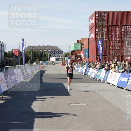 03.10.2025 - Köhlbrandbrückenlauf Jannik Wohlers http://msf.ph/oto/9073737 03.10.2025 12:44:54 Ziel 6610 meine-sportfotos.de