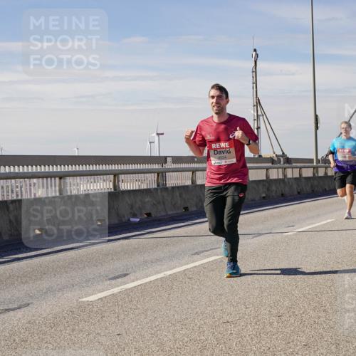 03.10.2025 - Köhlbrandbrückenlauf Michael Burmester http://msf.ph/oto/9073741 03.10.2025 12:39:06 Position 2 4554 meine-sportfotos.de