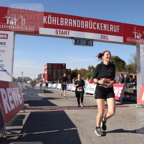 03.10.2025 - Köhlbrandbrückenlauf Lena Gebhardt http://msf.ph/oto/9073753 03.10.2025 13:38:18 Ziel 4435, 5139, 5335, 5509, 5632, 6581, 6582, 6583 meine-sportfotos.de