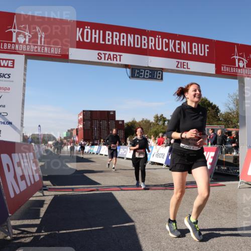 03.10.2025 - Köhlbrandbrückenlauf Lena Gebhardt http://msf.ph/oto/9073767 03.10.2025 13:38:18 Ziel 4435, 5139, 5335, 5509, 5632, 6581, 6582, 6583 meine-sportfotos.de