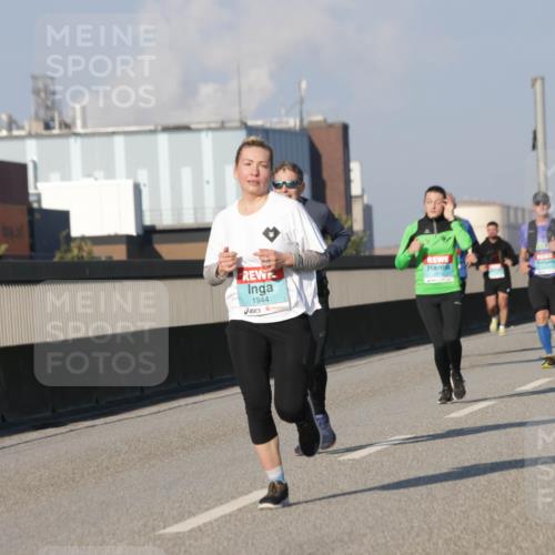 03.10.2025 - Köhlbrandbrückenlauf Jannik Wohlers http://msf.ph/oto/9073775 03.10.2025 09:50:45 Position 3 1944 meine-sportfotos.de