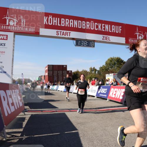 03.10.2025 - Köhlbrandbrückenlauf Lena Gebhardt http://msf.ph/oto/9073780 03.10.2025 13:38:18 Ziel 4435, 5139, 5335, 5509, 5632, 6581, 6582, 6583 meine-sportfotos.de