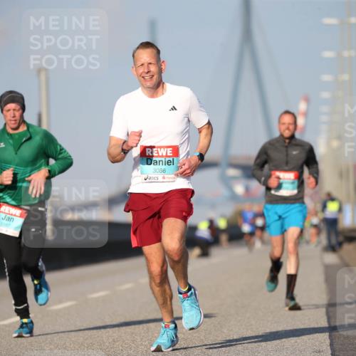 03.10.2025 - Köhlbrandbrückenlauf Jannik Wohlers http://msf.ph/oto/9073808 03.10.2025 09:39:56 Position 3 1187, 3086 meine-sportfotos.de