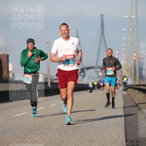 03.10.2025 - Köhlbrandbrückenlauf Jannik Wohlers http://msf.ph/oto/9073865 03.10.2025 09:39:57 Position 3 3086 meine-sportfotos.de
