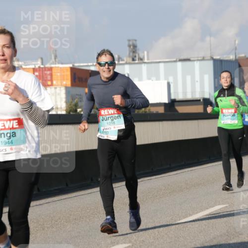 03.10.2025 - Köhlbrandbrückenlauf Jannik Wohlers http://msf.ph/oto/9073868 03.10.2025 09:50:47 Position 3 1944, 1218, 160, 2714 meine-sportfotos.de