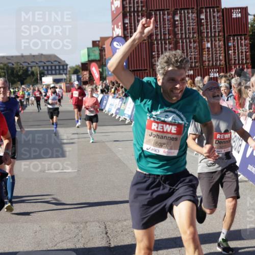 03.10.2025 - Köhlbrandbrückenlauf Jannik Wohlers http://msf.ph/oto/9073869 03.10.2025 13:16:01 Ziel 4374, 4423, 4495, 4548, 4644, 4677, 4805, 4833, 5022, 5023, 5217, 5867, 5868, 5879, 6270, 6271, 6301, 6507, 6712 meine-sportfotos.de