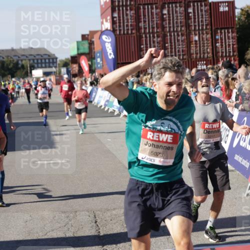 03.10.2025 - Köhlbrandbrückenlauf Jannik Wohlers http://msf.ph/oto/9073877 03.10.2025 13:16:01 Ziel 4374, 4423, 4495, 4548, 4644, 4677, 4805, 4833, 5022, 5023, 5217, 5867, 5868, 5879, 6270, 6271, 6301, 6507, 6712 meine-sportfotos.de