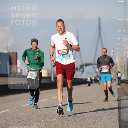 03.10.2025 - Köhlbrandbrückenlauf Jannik Wohlers http://msf.ph/oto/9073881 03.10.2025 09:39:57 Position 3 1187, 3086 meine-sportfotos.de