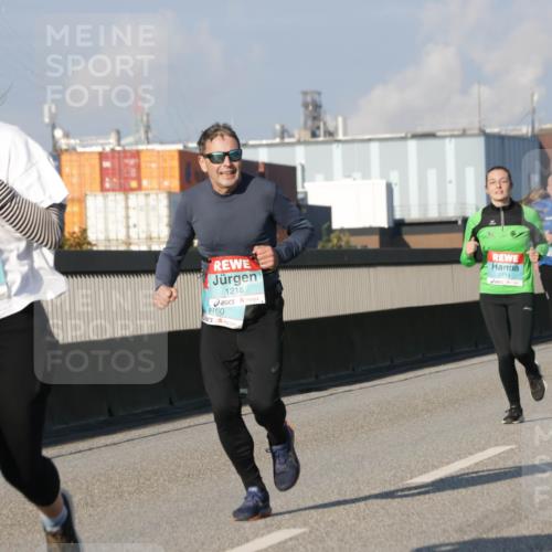 03.10.2025 - Köhlbrandbrückenlauf Jannik Wohlers http://msf.ph/oto/9073886 03.10.2025 09:50:48 Position 3 1944, 1218, 160, 2714 meine-sportfotos.de