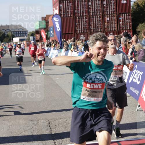 03.10.2025 - Köhlbrandbrückenlauf Jannik Wohlers http://msf.ph/oto/9073887 03.10.2025 13:16:01 Ziel 4374, 4423, 4495, 4548, 4644, 4677, 4805, 4833, 5022, 5023, 5217, 5867, 5868, 5879, 6270, 6271, 6301, 6507, 6712 meine-sportfotos.de