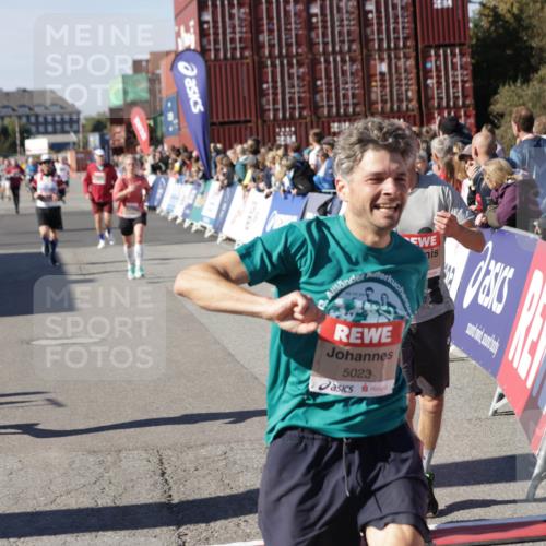 03.10.2025 - Köhlbrandbrückenlauf Jannik Wohlers http://msf.ph/oto/9073897 03.10.2025 13:16:01 Ziel 4374, 4423, 4495, 4548, 4644, 4677, 4805, 4833, 5022, 5023, 5217, 5867, 5868, 5879, 6270, 6271, 6301, 6507, 6712 meine-sportfotos.de