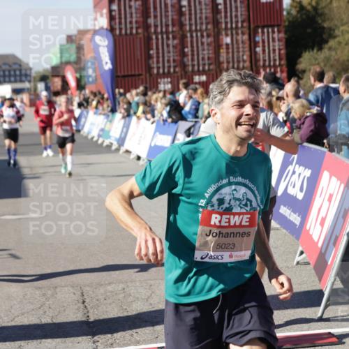 03.10.2025 - Köhlbrandbrückenlauf Jannik Wohlers http://msf.ph/oto/9073904 03.10.2025 13:16:01 Ziel 4374, 4423, 4495, 4548, 4644, 4677, 4805, 4833, 5022, 5023, 5217, 5867, 5868, 5879, 6270, 6271, 6301, 6507, 6712 meine-sportfotos.de