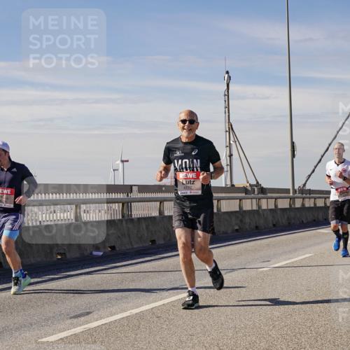03.10.2025 - Köhlbrandbrückenlauf Michael Burmester http://msf.ph/oto/9073940 03.10.2025 12:39:20 Position 2 4177 meine-sportfotos.de