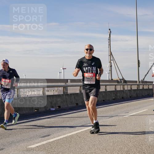 03.10.2025 - Köhlbrandbrückenlauf Michael Burmester http://msf.ph/oto/9073946 03.10.2025 12:39:20 Position 2 4177 meine-sportfotos.de